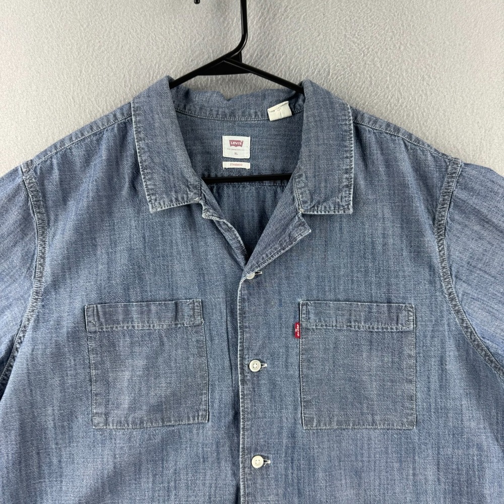 Levis Shirt Mens XL Blue Chambray Camp Button Up Boxy - Picture 2 of 12